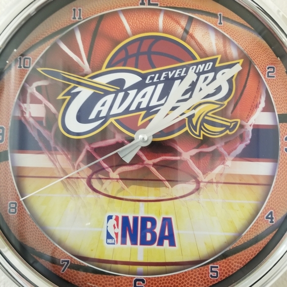 NBA Cleveland Cavaliers Chrome Round Wall Clock 12" - Picture 3 of 9